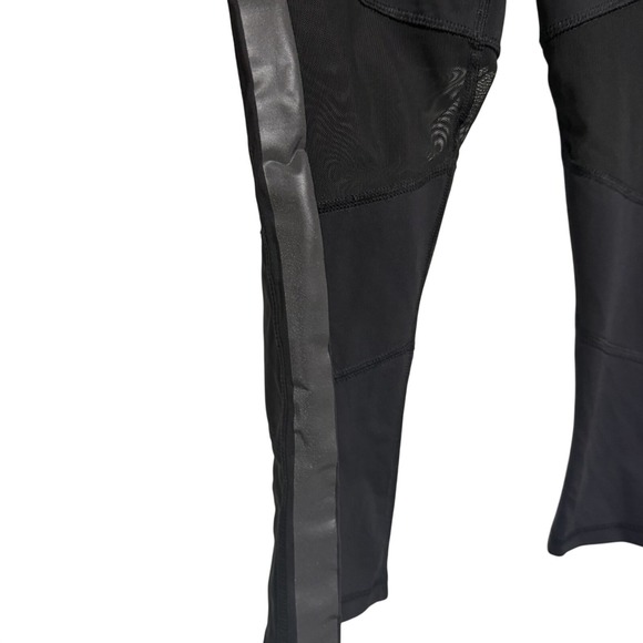 Lululemon Black Mesh Panel Crop Leggings Pants Womens Size 8 - Picture 3 of 8